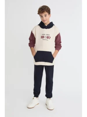 Monkey · Conjunto deportivo con capucha y bolsillo