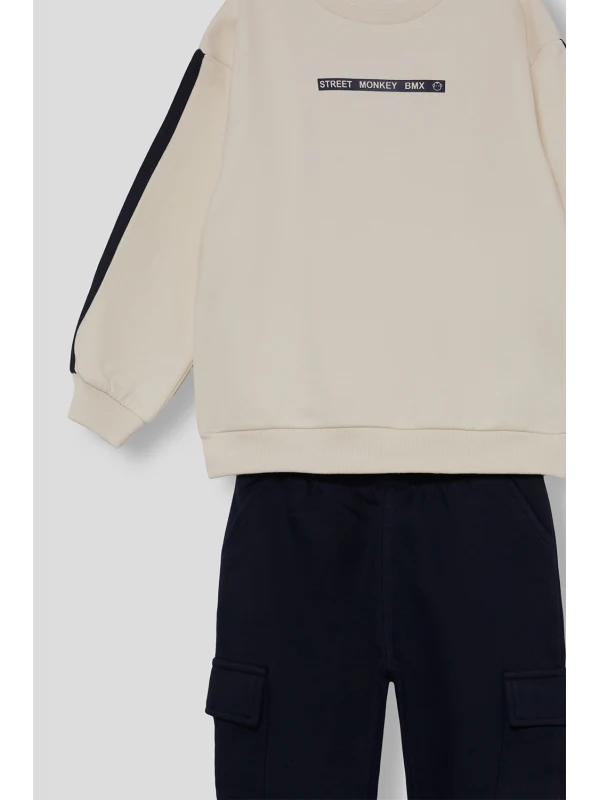Monkey · Conjunto casual con sudadera y pantalón cargo - Imagen 5